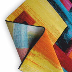 Kolekcja FOLKLORE to bogactwo kolorów i wzorów. Taki dywan z pewnością będzie mocnym dodatkiem do Twojego wnętrza.