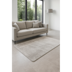 Szary dywan polipropylenowy 1500 g/m² – elegancki, nowoczesny, łatwy w czyszczeniu