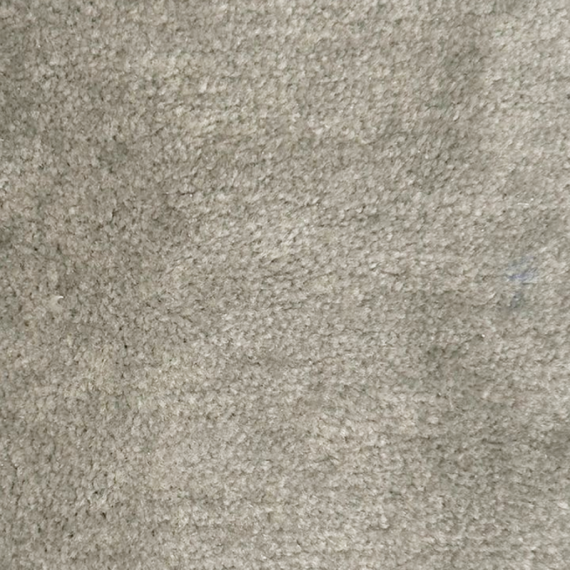 Wykładzina dywanowa Vital V01 szara – 100% poliester, 13,5 mm, 1950 g/m²