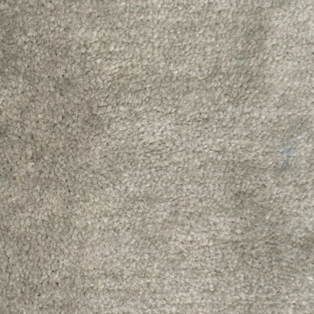 Wykładzina dywanowa Vital V01 szara – 100% poliester, 13,5 mm, 1950 g/m²